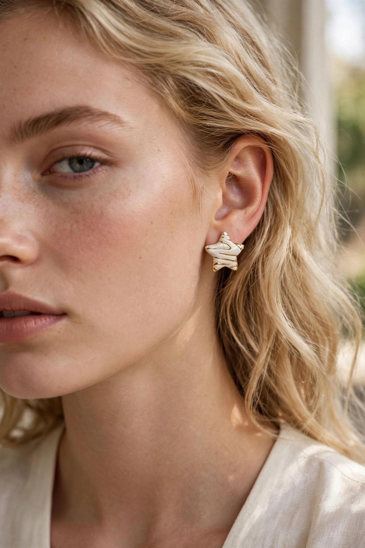 White Marble Tide Starfish Stud Earrings