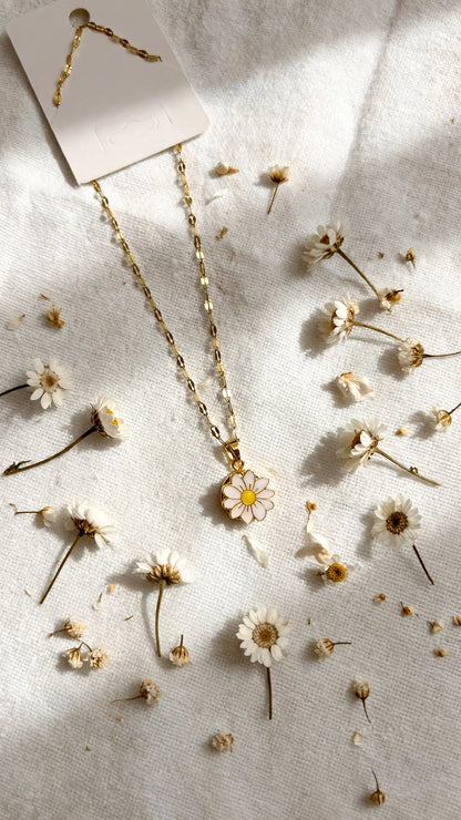 Sunny Daisy Gold Necklace 🌼