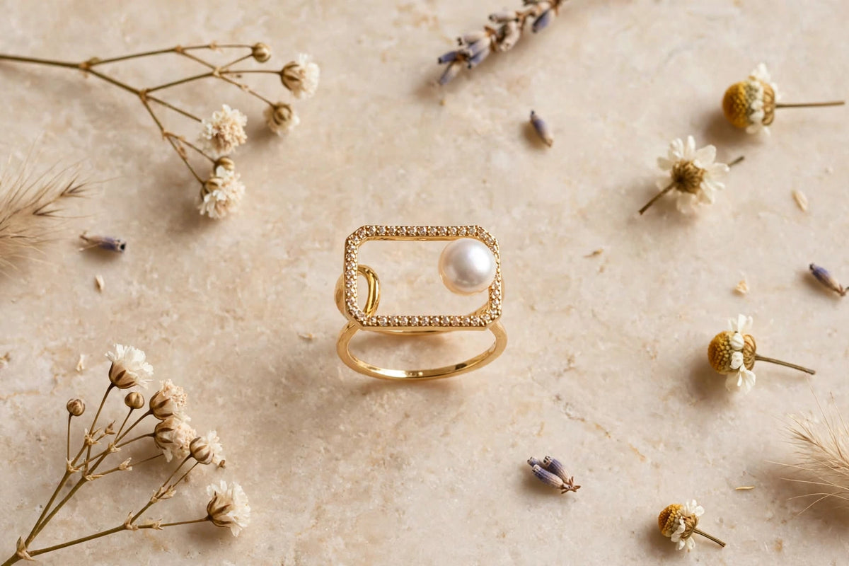 Aura Pearl Frame Ring